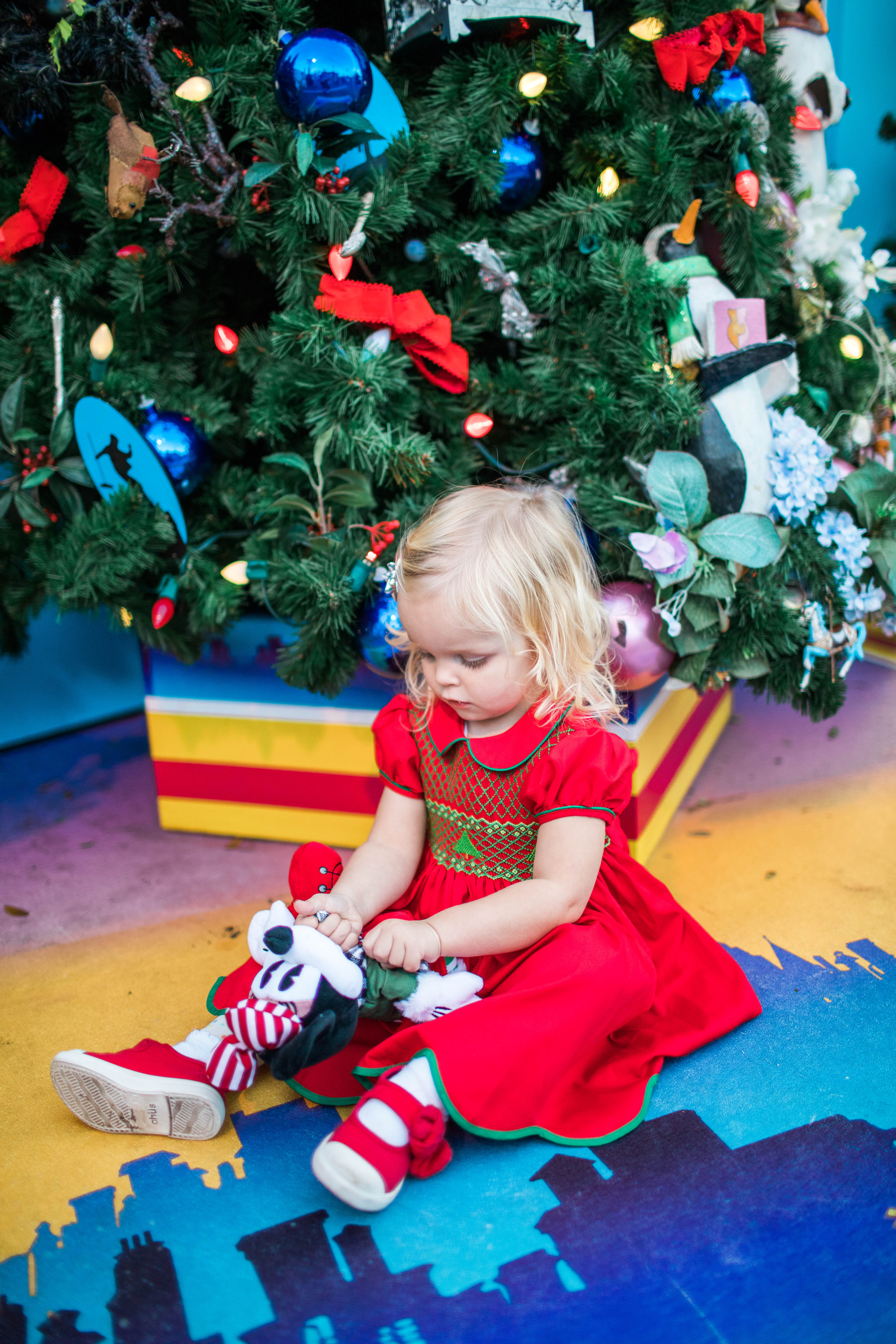 Disney Springs Santa 2019-9895