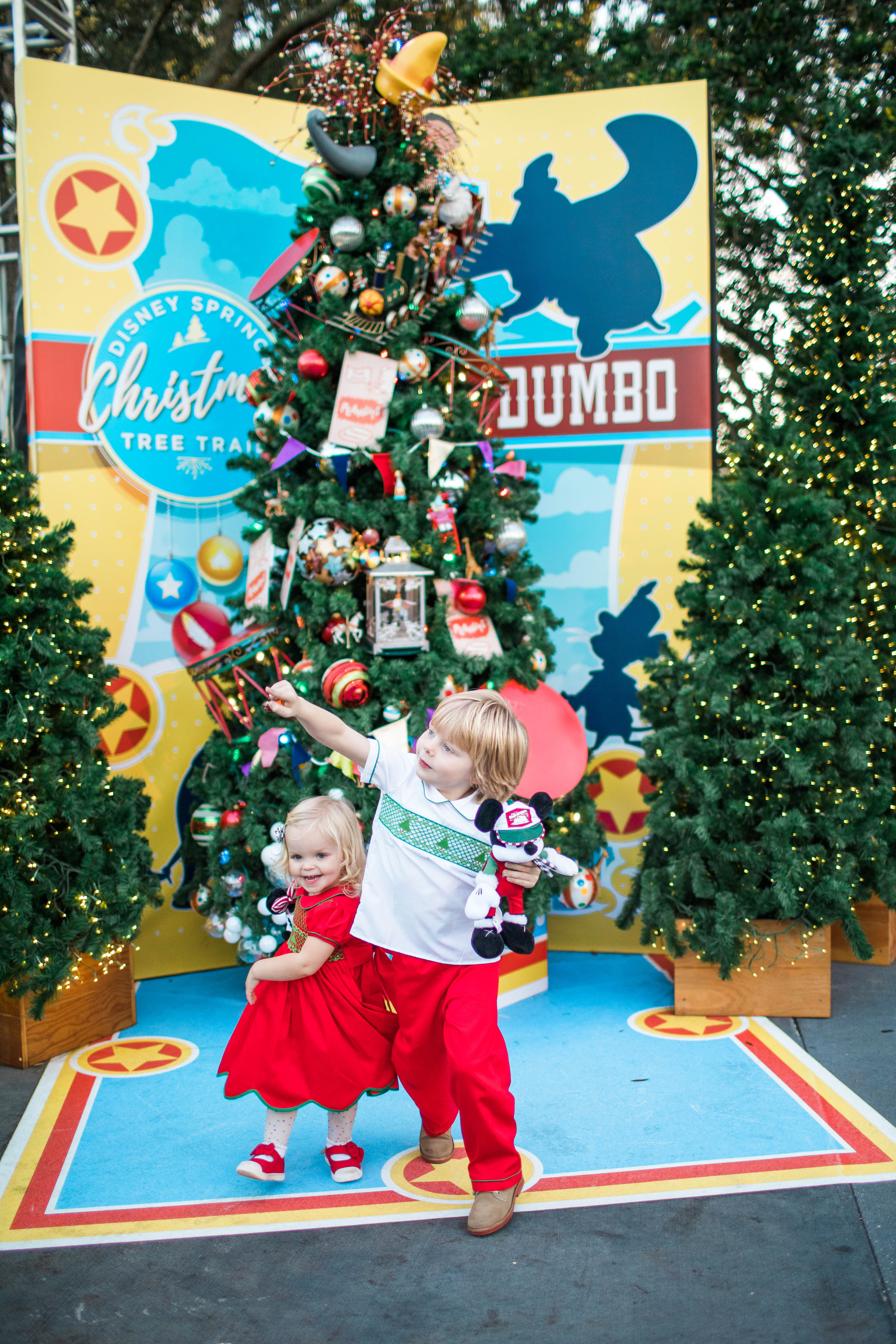 Disney Springs Santa 2019-9945